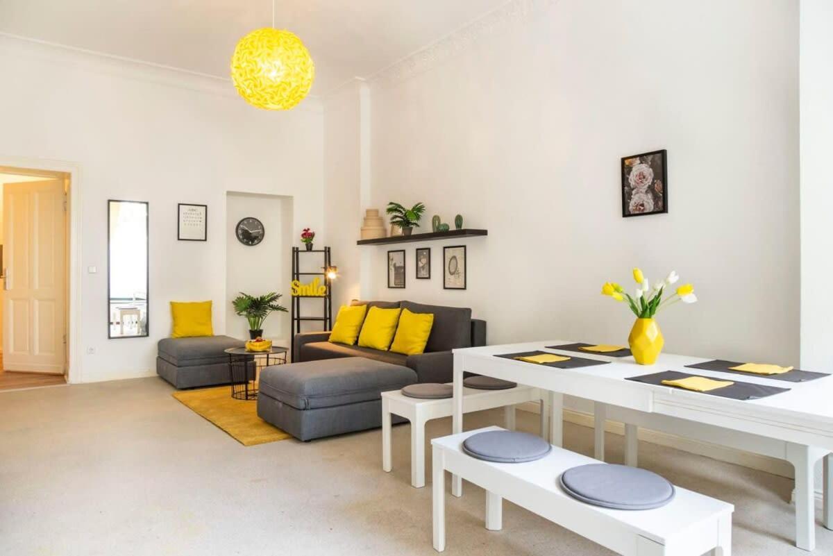Modern 2 Bedroom Apartment In Berlin Schoeneberg Exterior photo